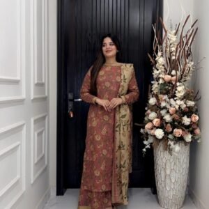 WINTER COLLECTION 3pc WITH EMB DUPPATA FRONT FULL DAMAN PATCH EMB SLEEVES by KASHAN AIMAL MEER